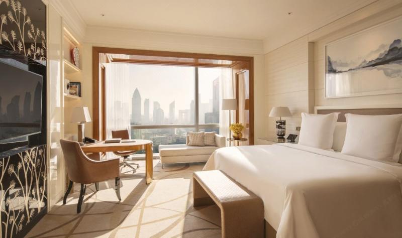 اتاق لوکس با تخت بزرگ, Four Seasons Hotel Tianjin