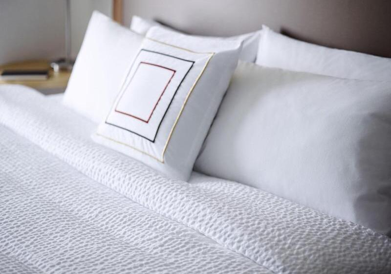 اتاق لوکس با تخت بزرگ, Four Seasons Hotel Tianjin