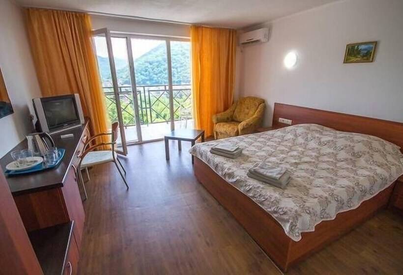 اتاق استاندارد سه نفره, Guest House Markiza