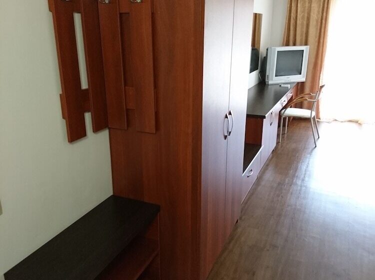 اتاق خانوادگی, Guest House Markiza