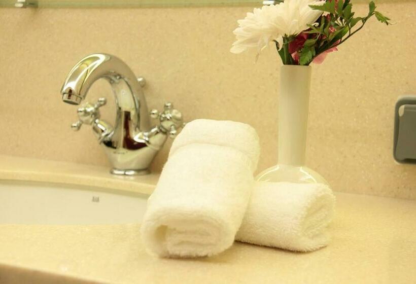 اتاق لوکس, Thousand Nights Hotel Amman