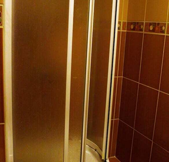 Suíte Familiar, Isik Otel