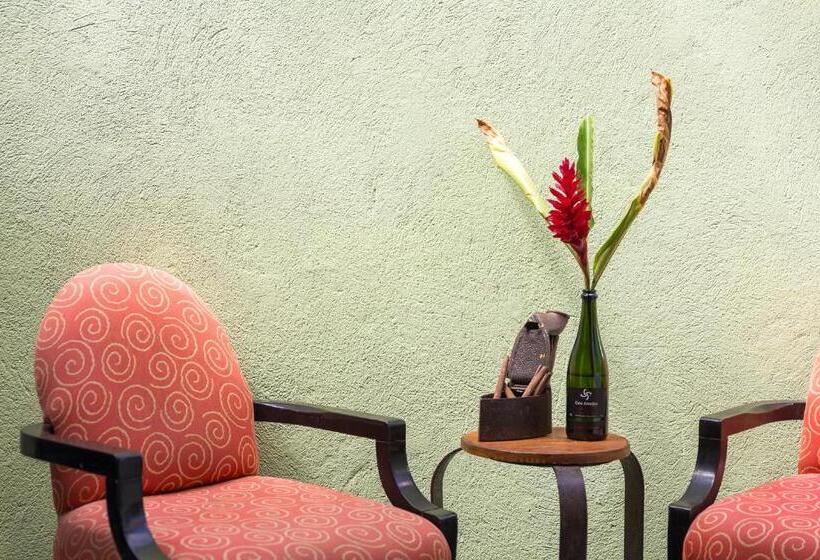 Quarto Estandar com Hidromassagem, Pousada Pontal Gardens