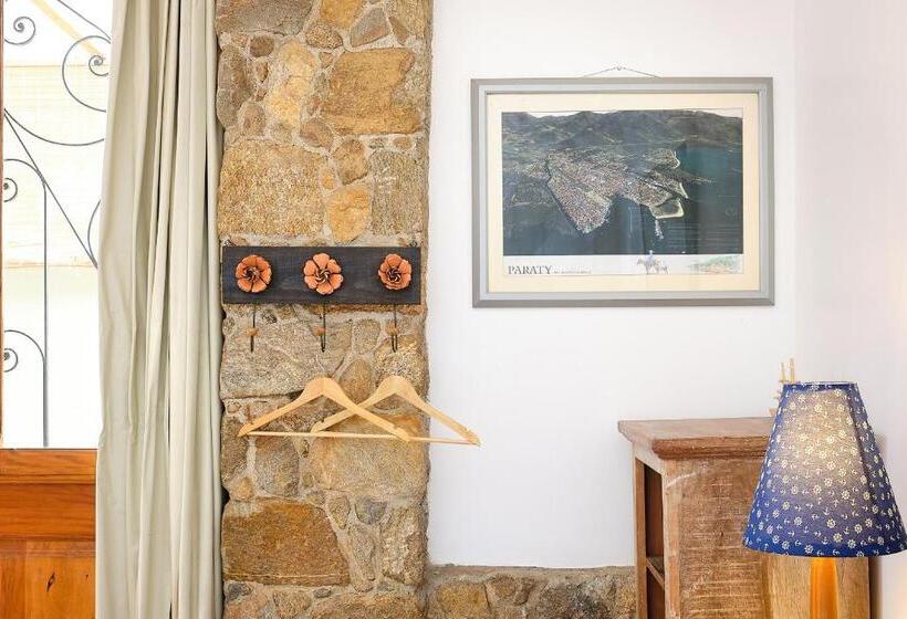 Quarto Estandar com Hidromassagem, Pousada Pontal Gardens