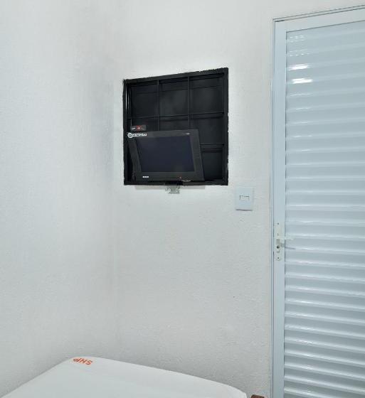 Quarto Estandar Individual Banheiro Compartilhado, & Hostel Ribeirao