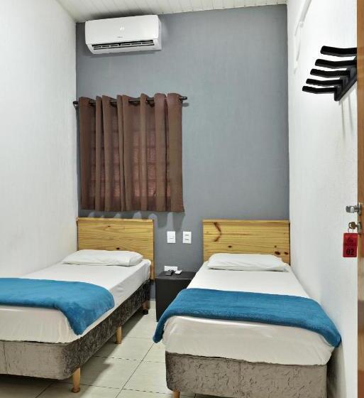Quarto Estandar Banheiro Compartilhado, & Hostel Ribeirao