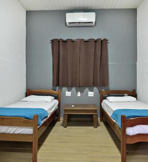 Quarto Estandar Banheiro Compartilhado, & Hostel Ribeirao