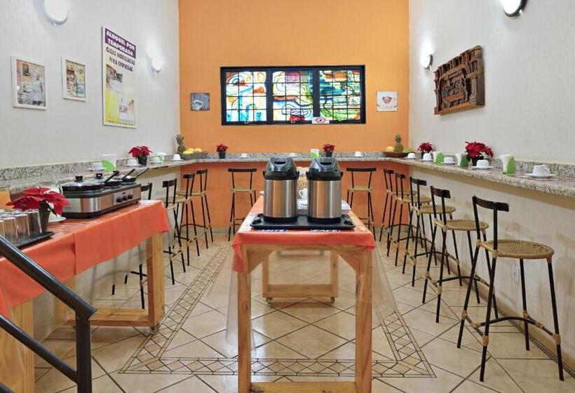 Quarto Estandar, & Hostel Ribeirao