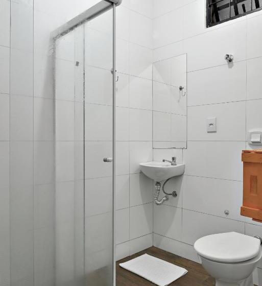 Quarto Estandar Individual Banheiro Compartilhado, & Hostel Ribeirao