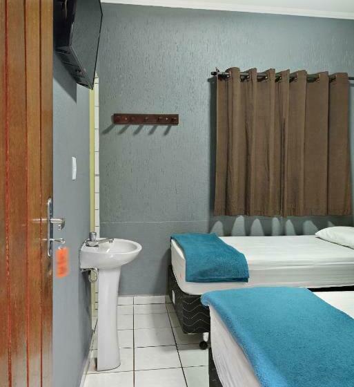 Quarto Estandar, & Hostel Ribeirao