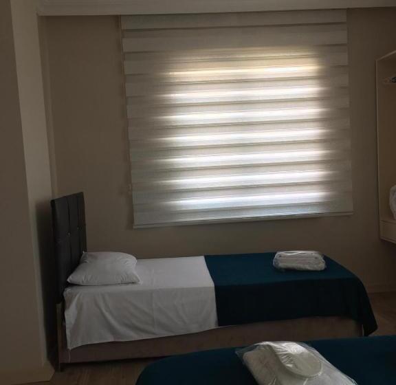 اتاق استاندارد چهارنفره با بالکن, Koc