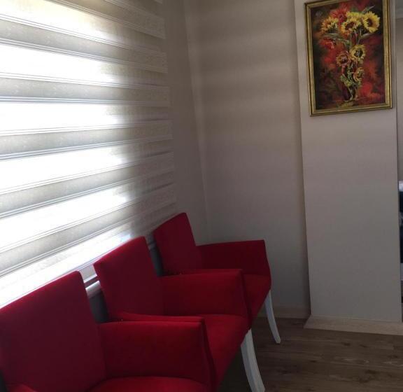 اتاق استاندارد چهارنفره با بالکن, Koc