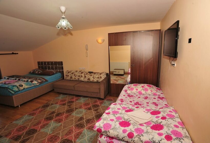 Quarto Triplo Estandar, Cam Motel