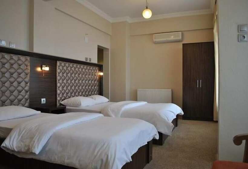 Standard Triple Room, Cem