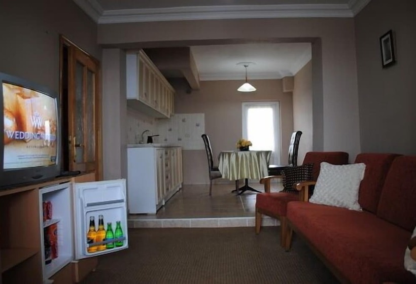 Family Suite, Cem