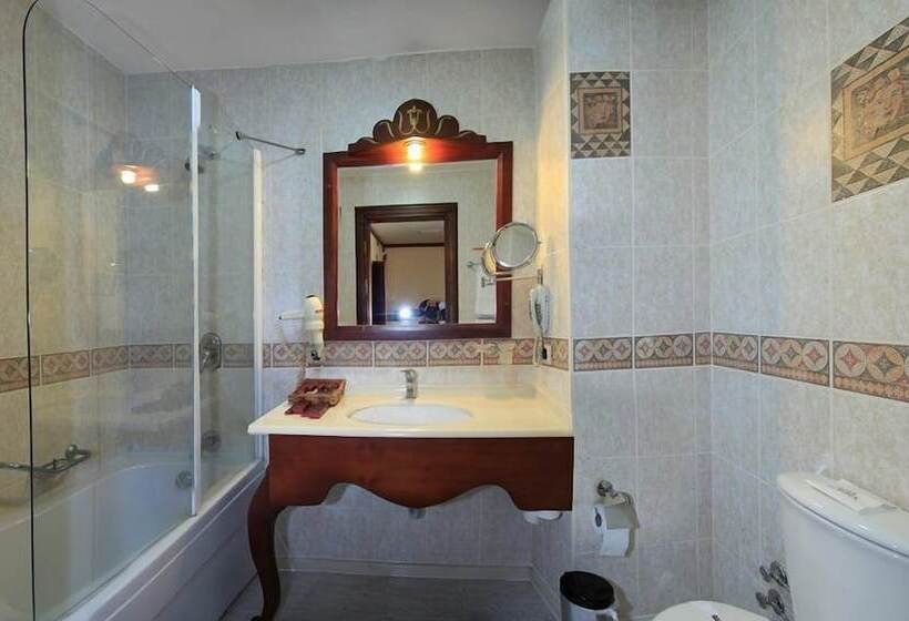 اتاق استاندارد سه نفره, Elruha