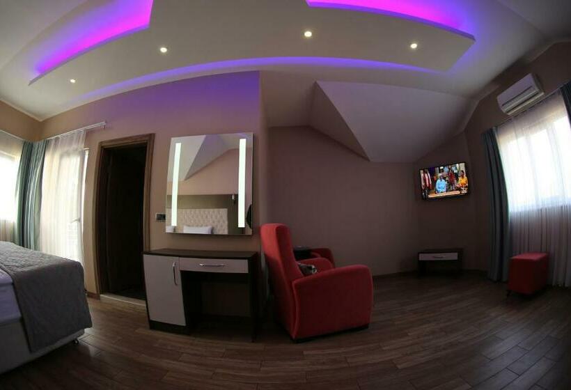 اتاق لوکس با چشم‌انداز, Senler Boutique