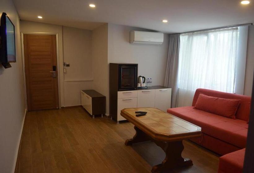 سوییت خانوادگی, Senler Boutique