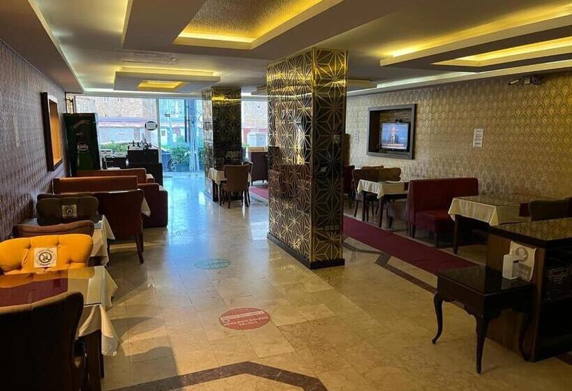 Quarto Triplo Estandar, Metro Otel