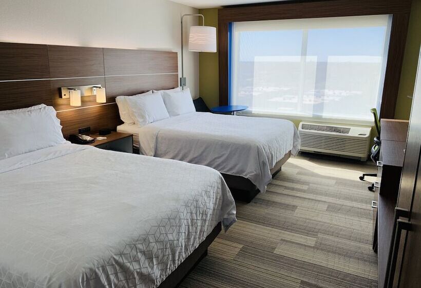 스위트, Holiday Inn Express & Suites Moore, An Ihg