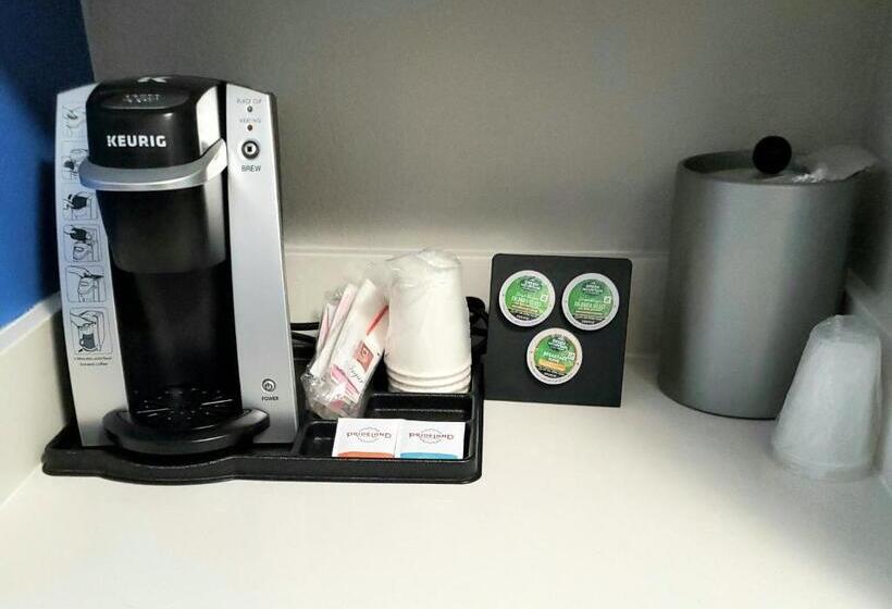 장애인을 위한 스탠다드 룸, Holiday Inn Express & Suites Moore, An Ihg