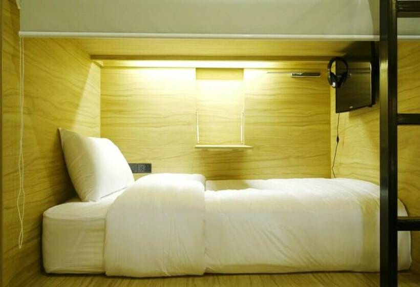 스탠다드 룸 2층 침대, The Bedrooms Hostel Pattaya