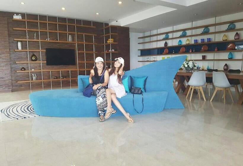 스탠다드 룸 공동 욕실, The Bedrooms Hostel Pattaya
