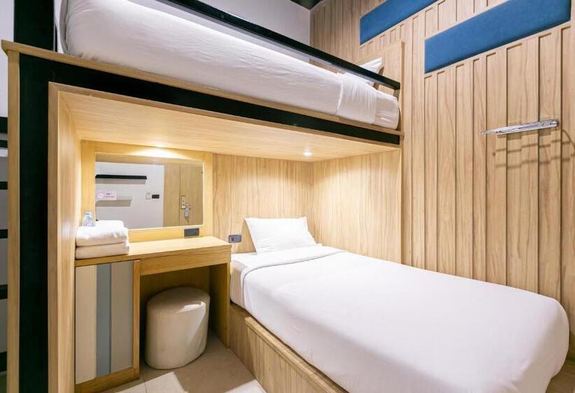 스탠다드 룸 2층 침대, The Bedrooms Hostel Pattaya