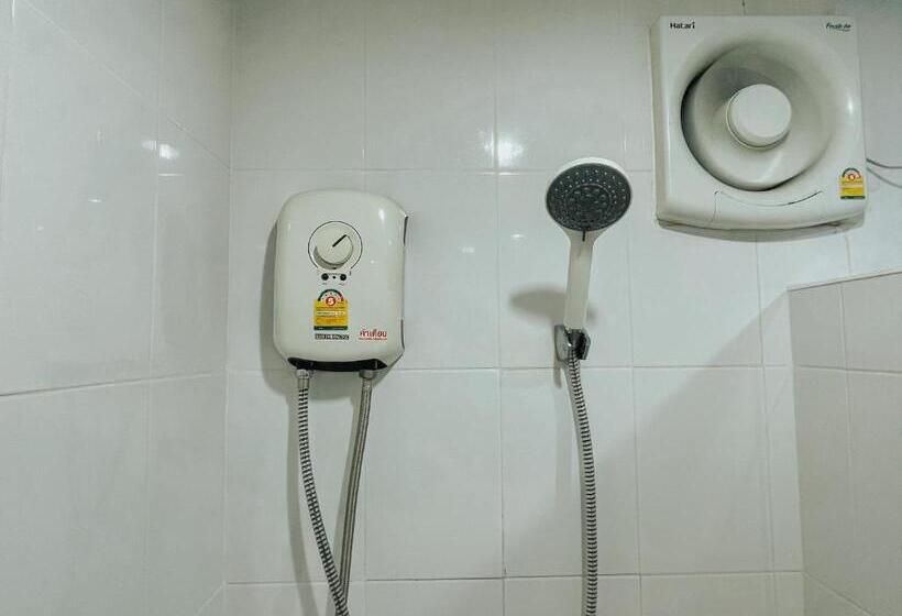 Quarto Triplo Estandar, Don Muang