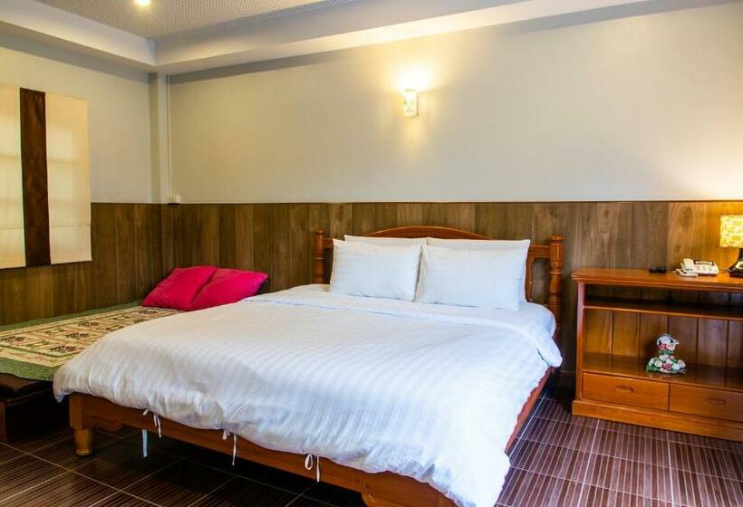 اتاق لوکس, Baanrimnam Resort Trat