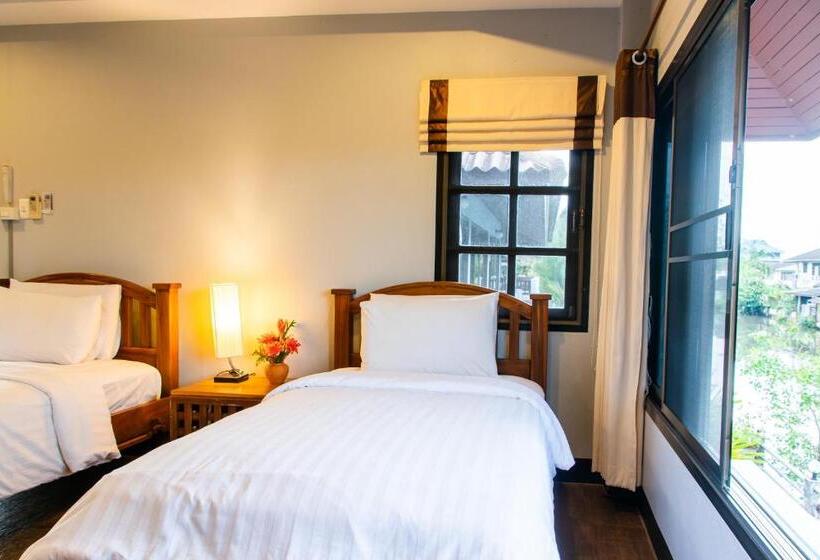 اتاق سوپریور, Baanrimnam Resort Trat