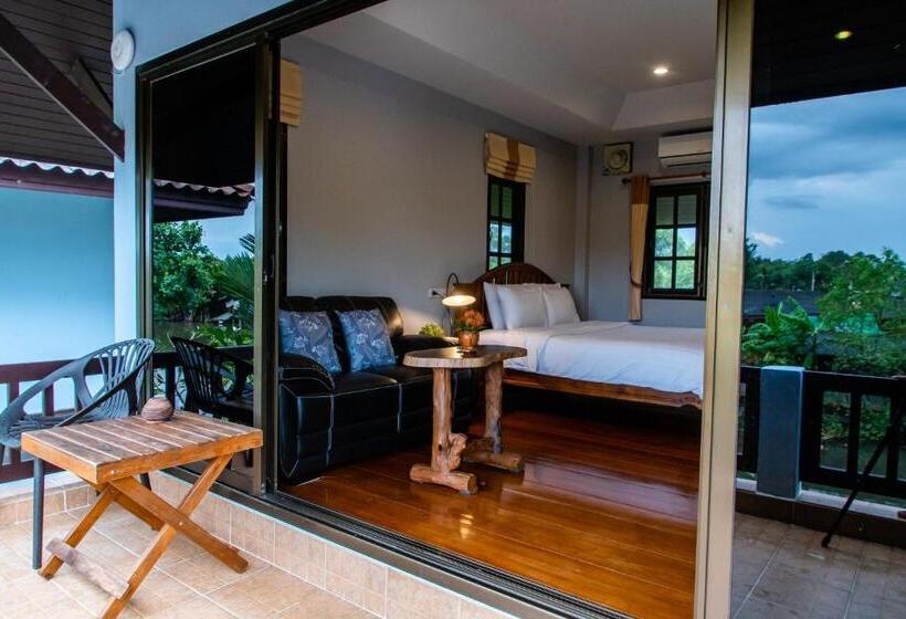 اتاق سوپریور با بالکن, Baanrimnam Resort Trat