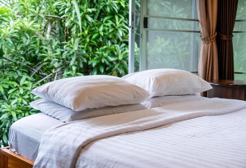 اتاق استاندارد چهار تخته, Baanrimnam Resort Trat