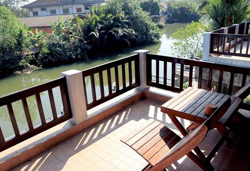 اتاق سوپریور, Baanrimnam Resort Trat