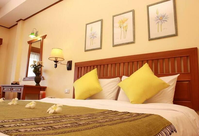 Номер Deluxe, Natural Park Resort Pattaya