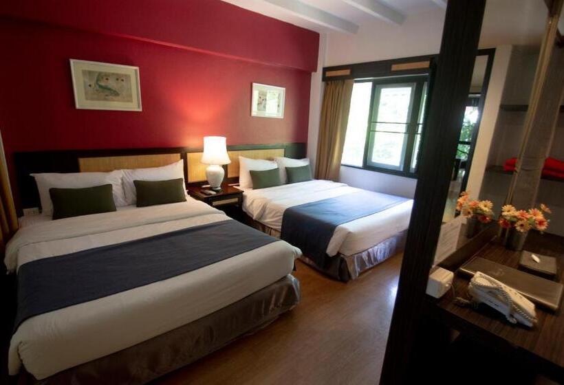 Полулюкс, Natural Park Resort Pattaya