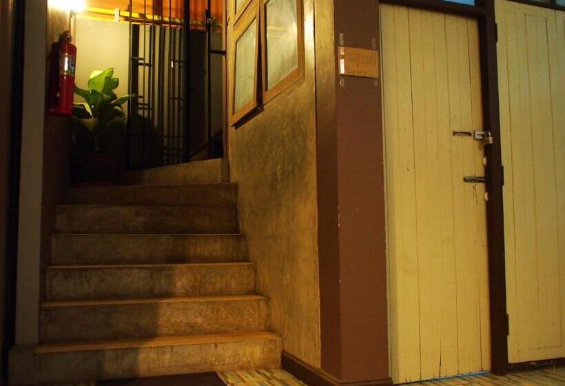 バス共有のスタンダードルーム, Chommuang Guest House