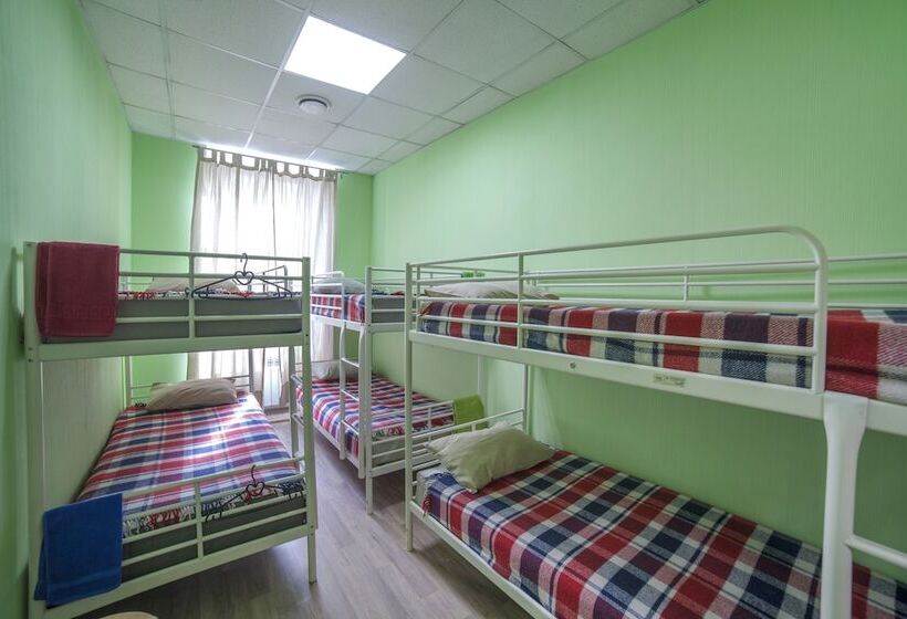 공동 객실, Bugrov Hostel