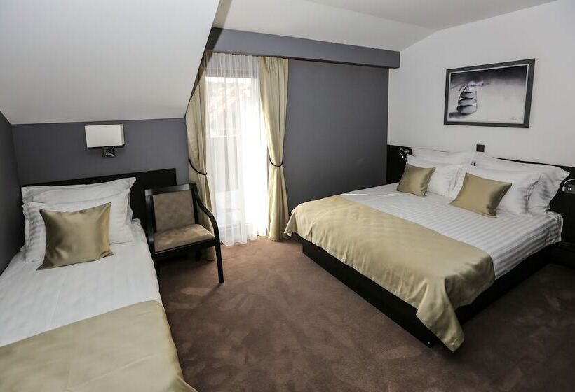 اتاق استاندارد سه نفره, Garni Hotel Zen