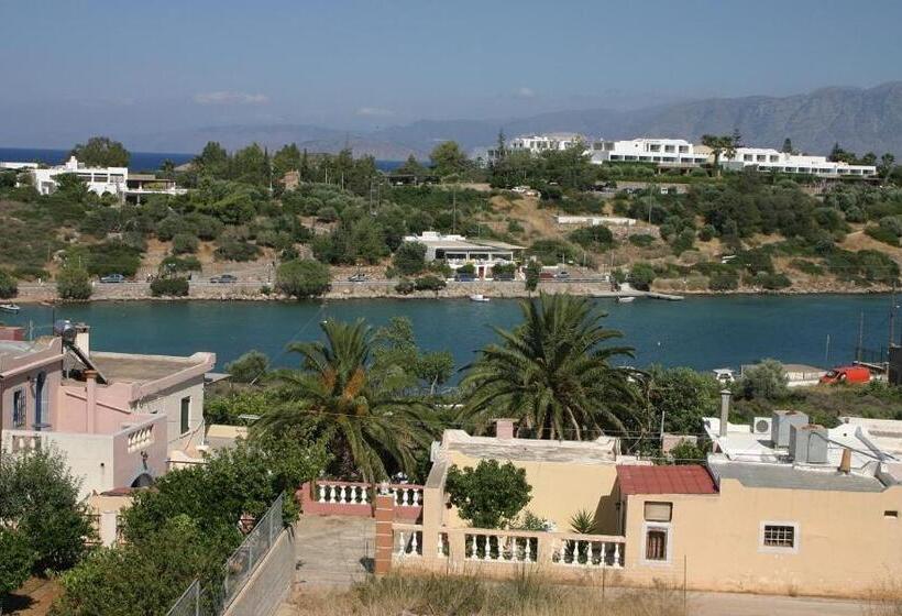 اتاق دوبلکس, Eliza