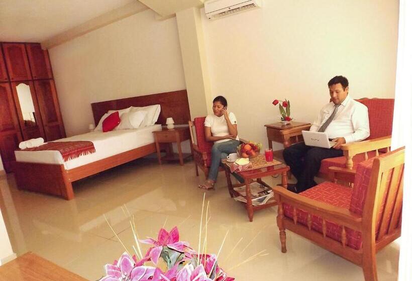 سوئیت جونیور با چشم‌انداز, Del Castillo Plaza Hotel Pucallpa