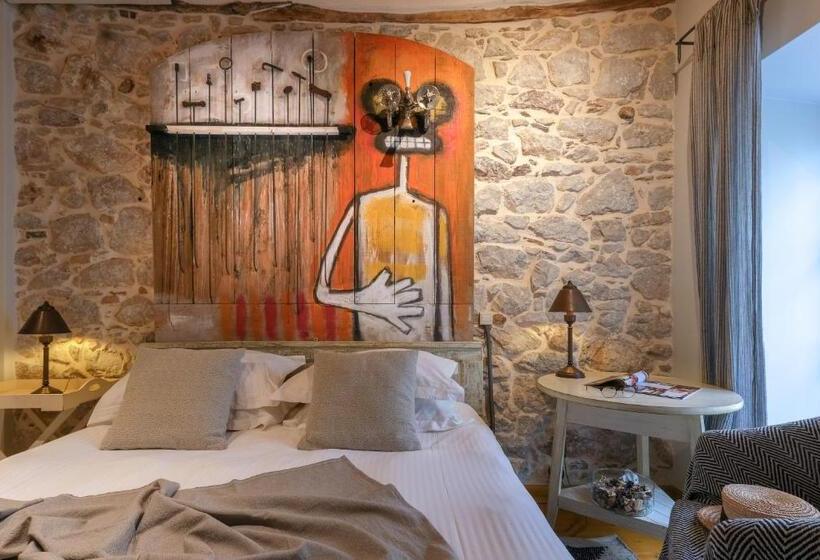 Quarto Economy, Amymone And Adiandi