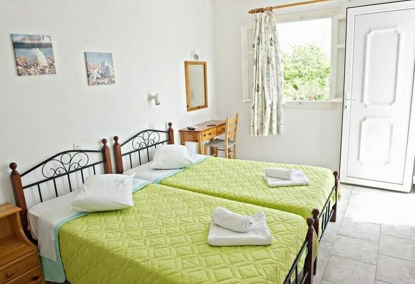 اتاق استاندارد, Evagelia's Place