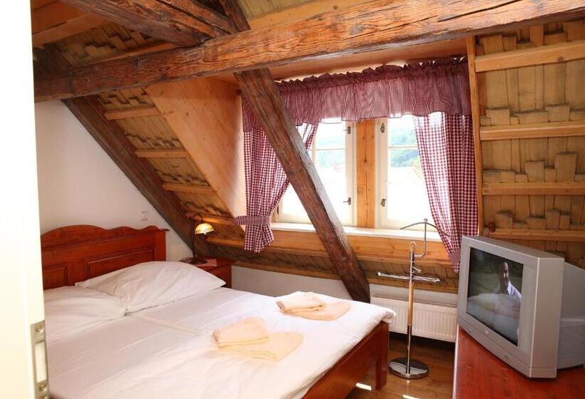 Семейный Номер, Hradní Bašta