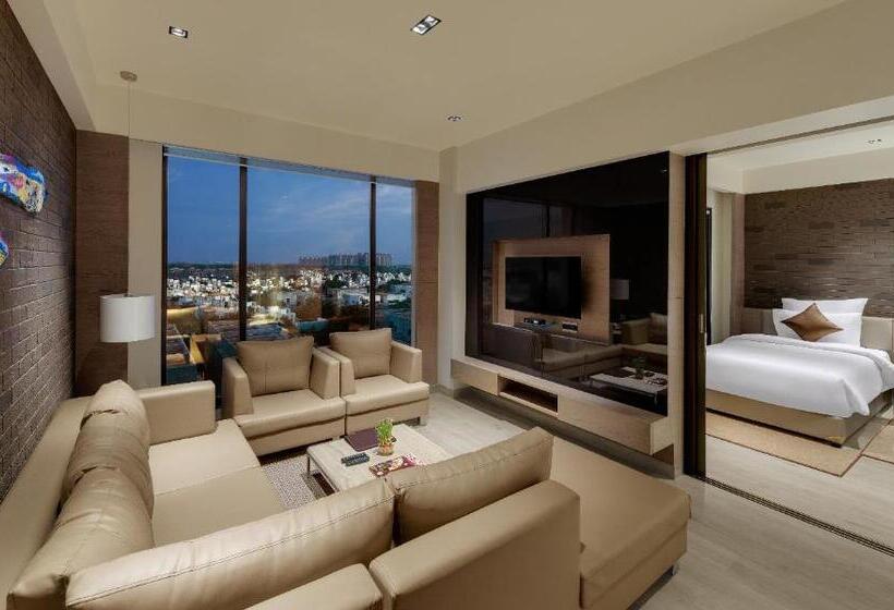 سوئیت اجرایی با چشم‌انداز باغ, Wyndham Ahmedabad Shela