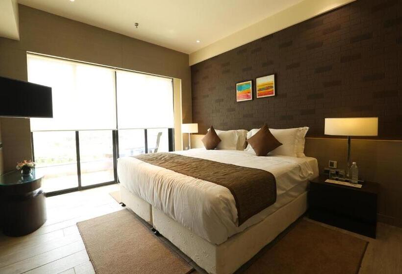 سوئیت اجرایی با چشم‌انداز باغ, Wyndham Ahmedabad Shela