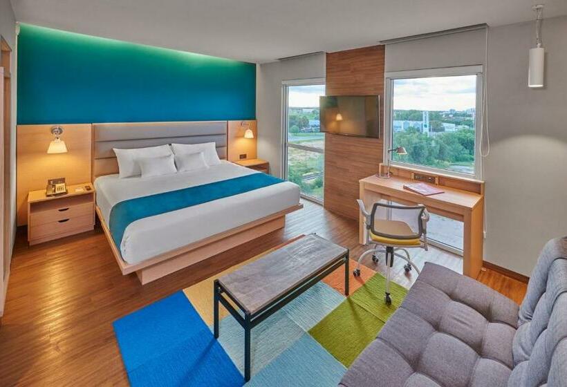キングサイズベッドのスイートルーム, City Express Suites By Marriott Silao Aeropuerto