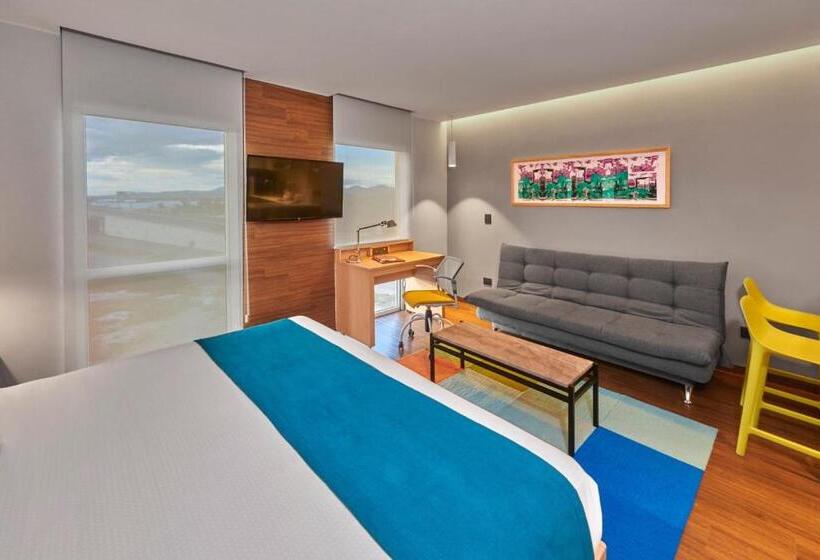 キングサイズベッドのスイートルーム, City Express Suites By Marriott Silao Aeropuerto