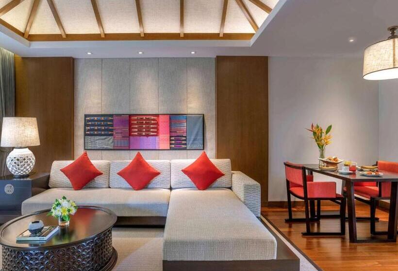 디럭스 스위트 킹 침대, Pullman Luang Prabang