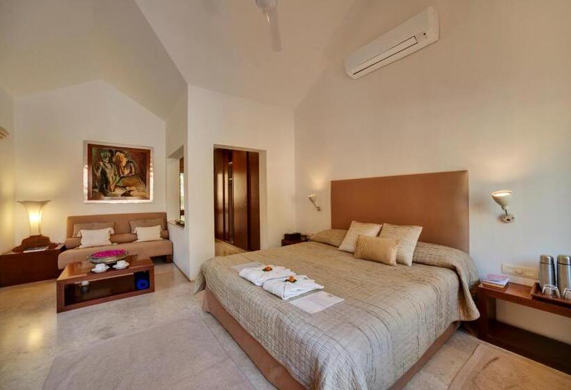 Quarto Estandar Vista Piscina, Shreyas Retreat